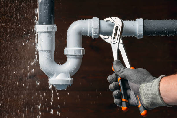 Professional Drain Cleaning technician working in Flora, IL